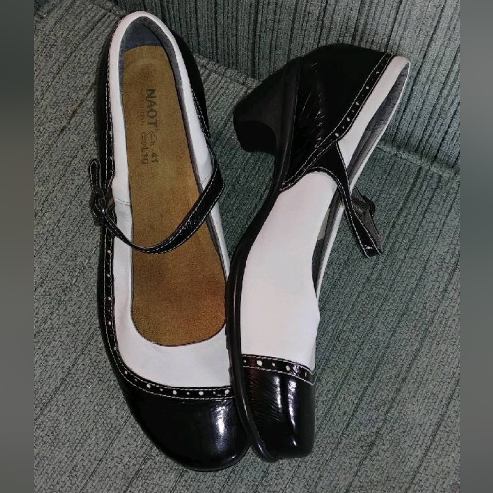Naot Mary Jane Oxford shoes